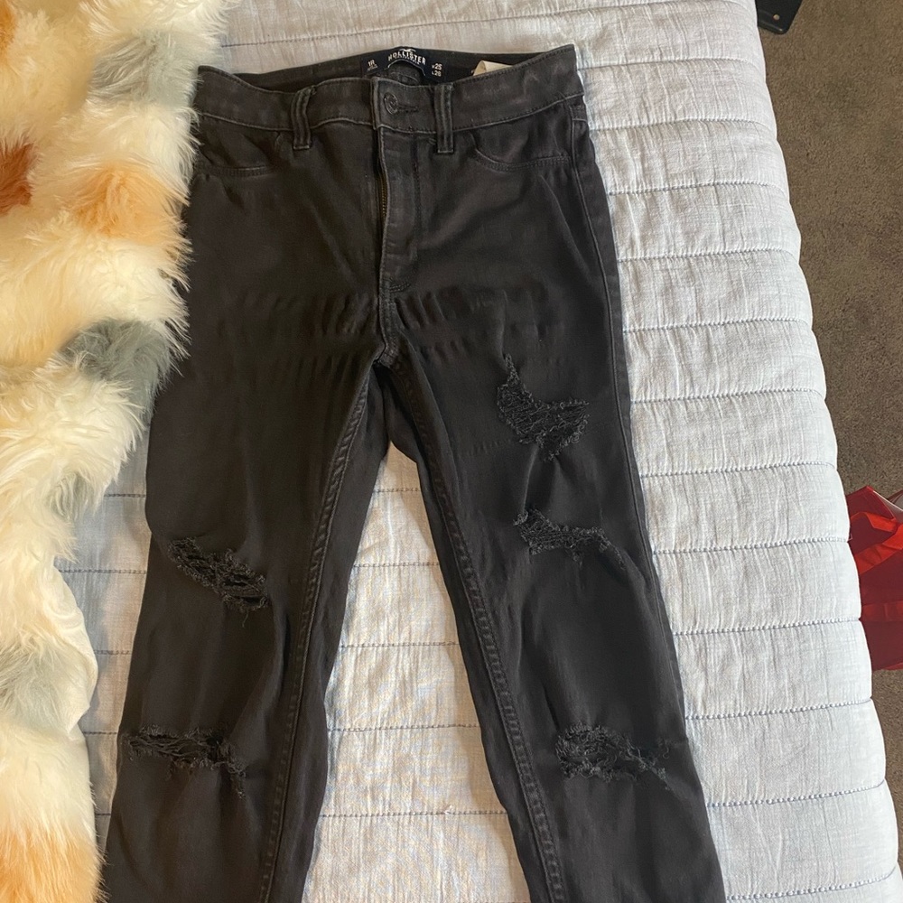 Black Hollister Ripped Jeans!
